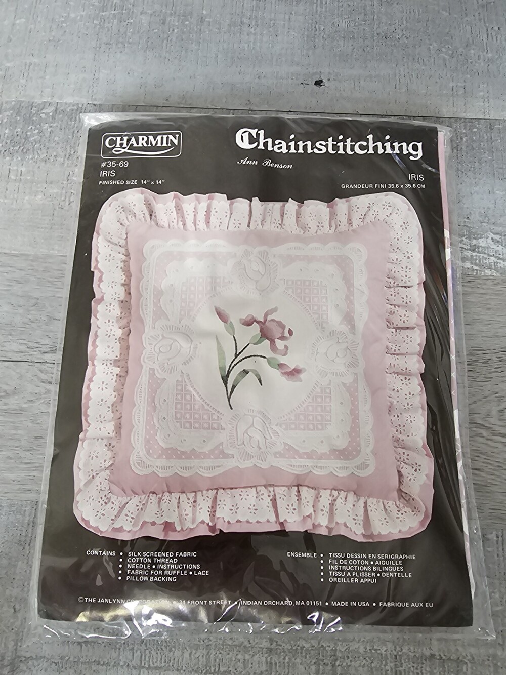 VTG New Janlynn Charmin Chainstitching Pillow Kit "Iris" 35-69 14x14 Rare 242d